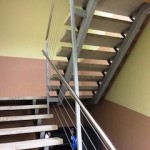 Teräsrunkoinen portaikko betonialkelmilla sopii ulko ja sisäkäyttöön.